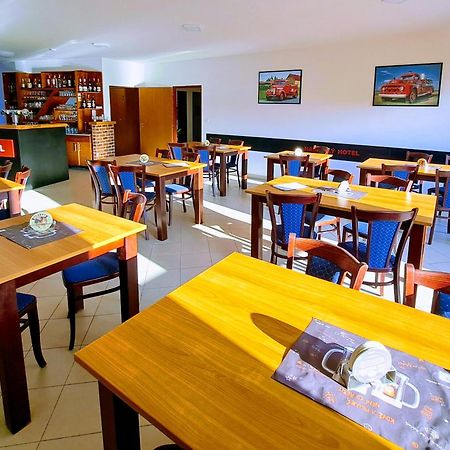 Hasicsky Hotel Pribyslav Bagian luar foto