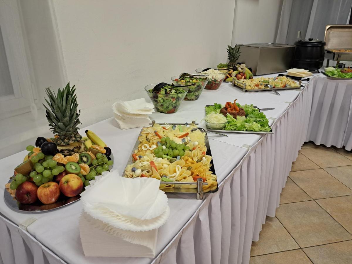 Hasicsky Hotel Pribyslav Bagian luar foto