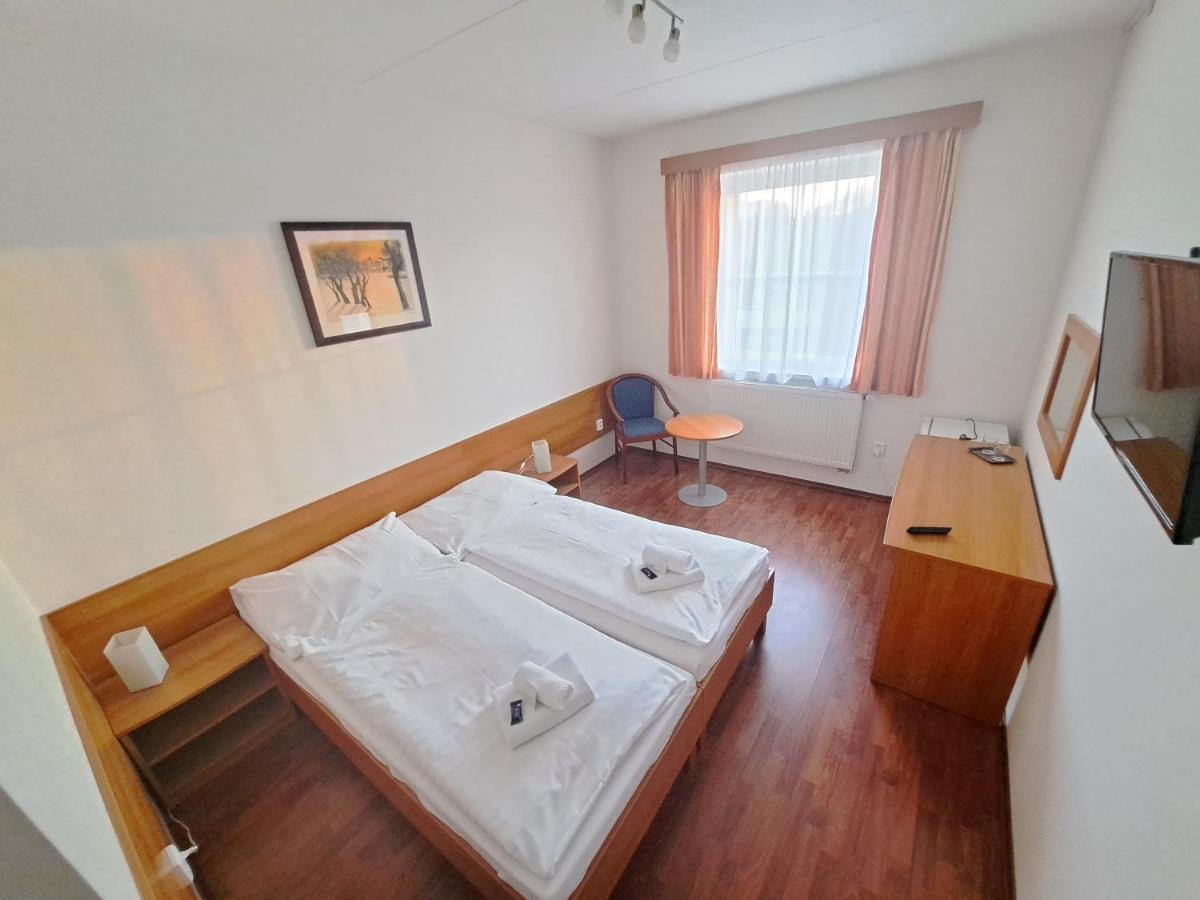Hasicsky Hotel Pribyslav Bagian luar foto