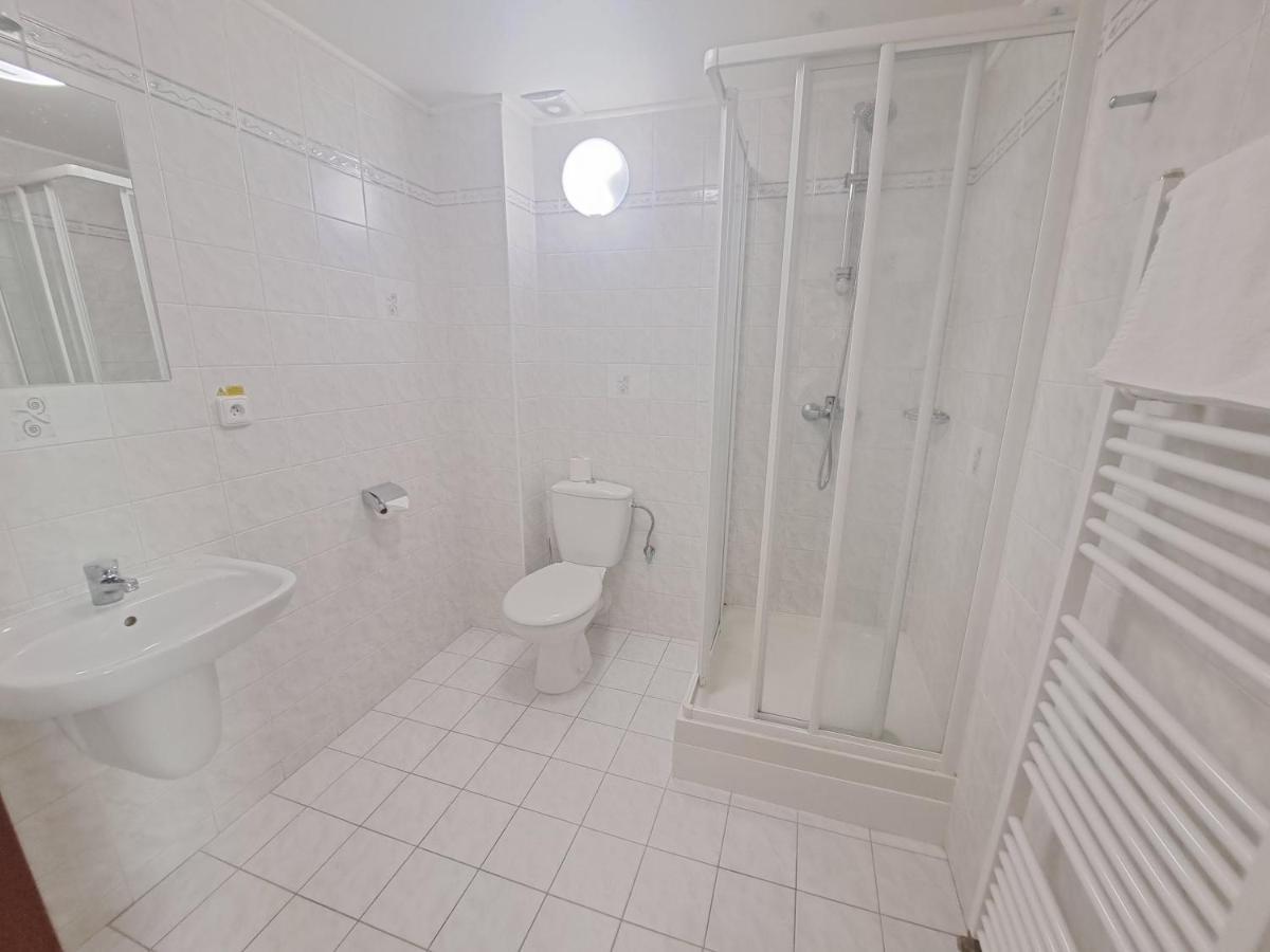 Hasicsky Hotel Pribyslav Bagian luar foto