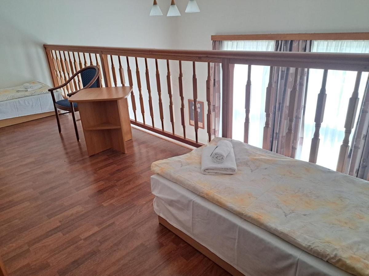 Hasicsky Hotel Pribyslav Bagian luar foto