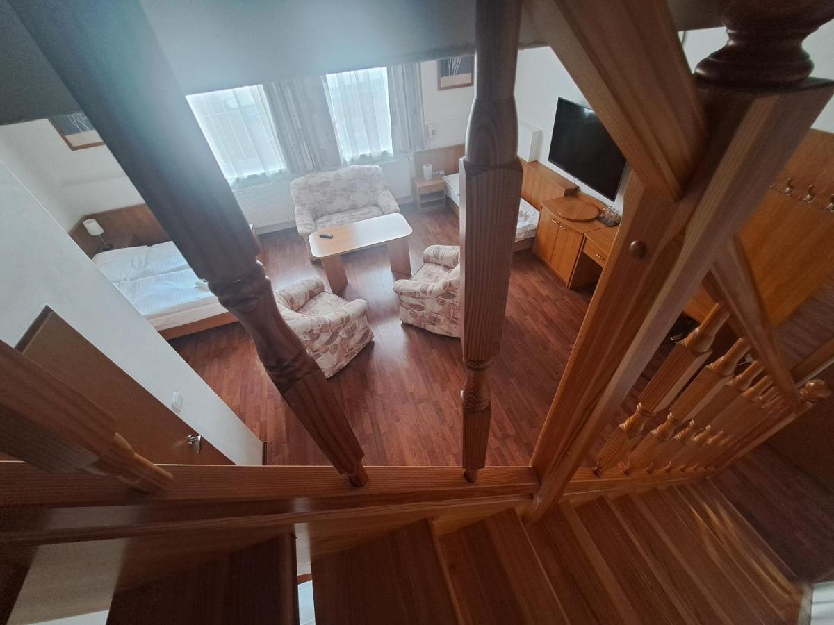 Hasicsky Hotel Pribyslav Bagian luar foto
