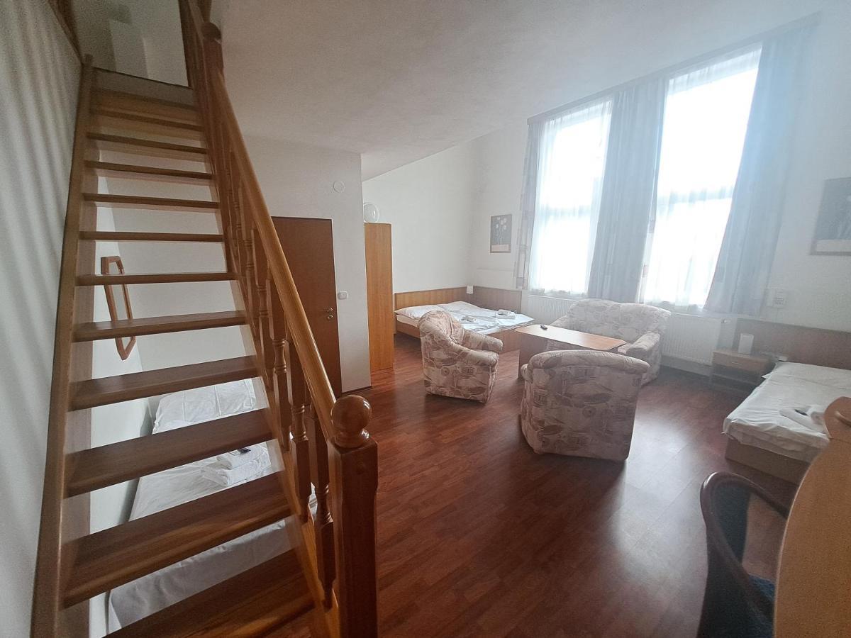 Hasicsky Hotel Pribyslav Bagian luar foto