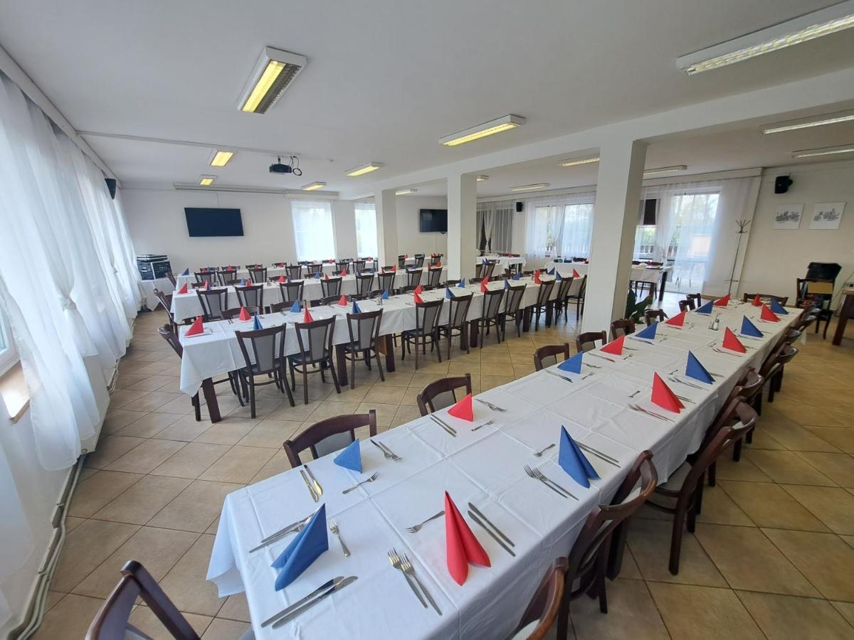 Hasicsky Hotel Pribyslav Bagian luar foto
