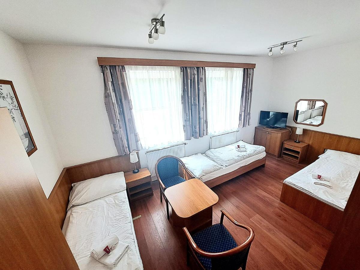 Hasicsky Hotel Pribyslav Bagian luar foto