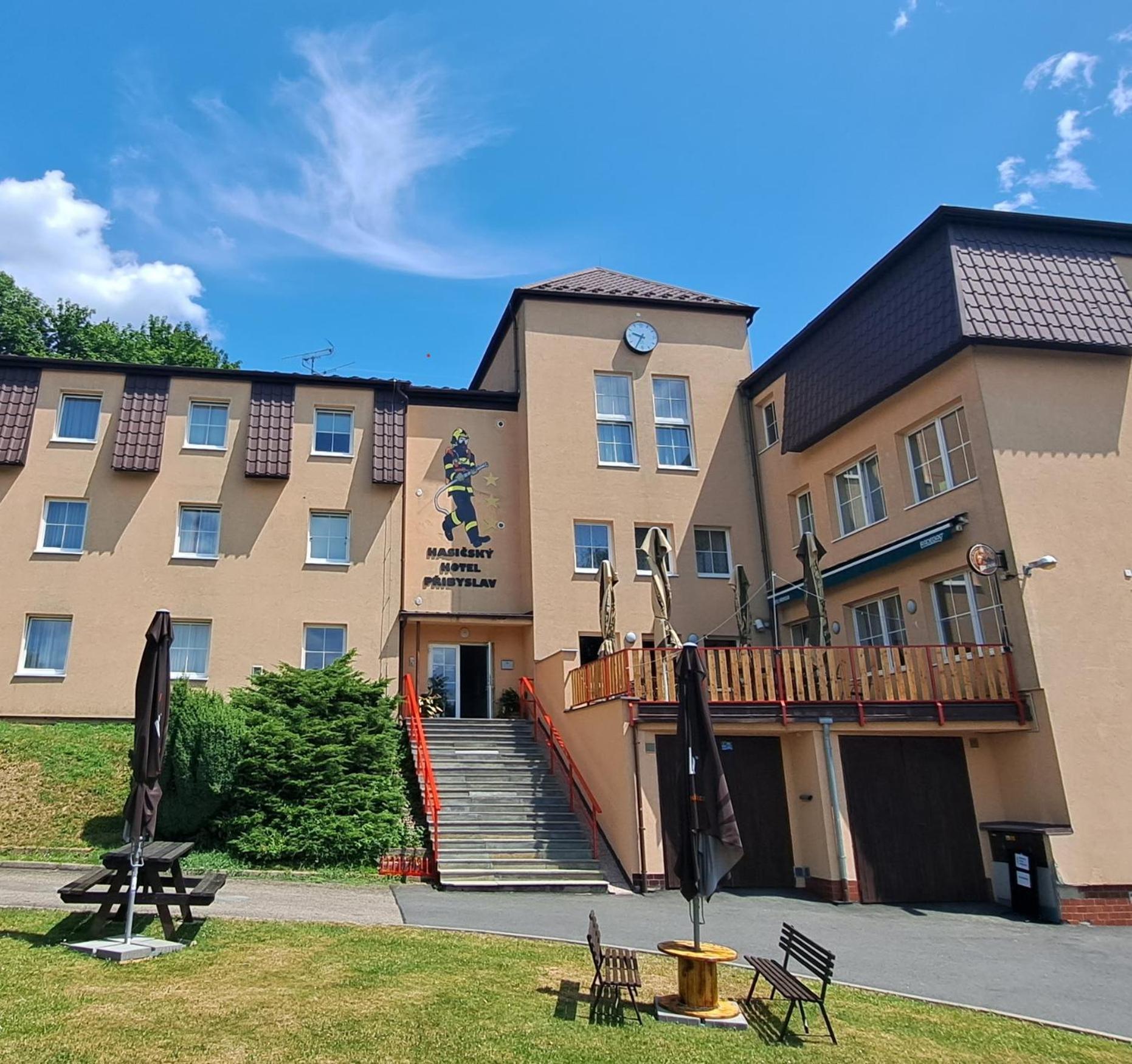Hasicsky Hotel Pribyslav Bagian luar foto