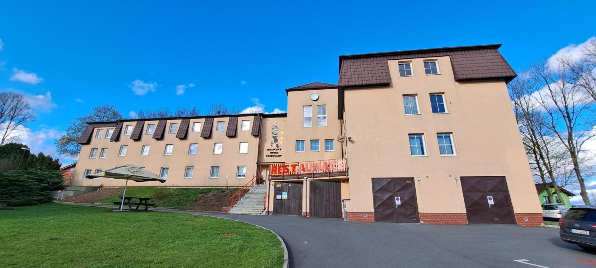 Hasicsky Hotel Pribyslav Bagian luar foto